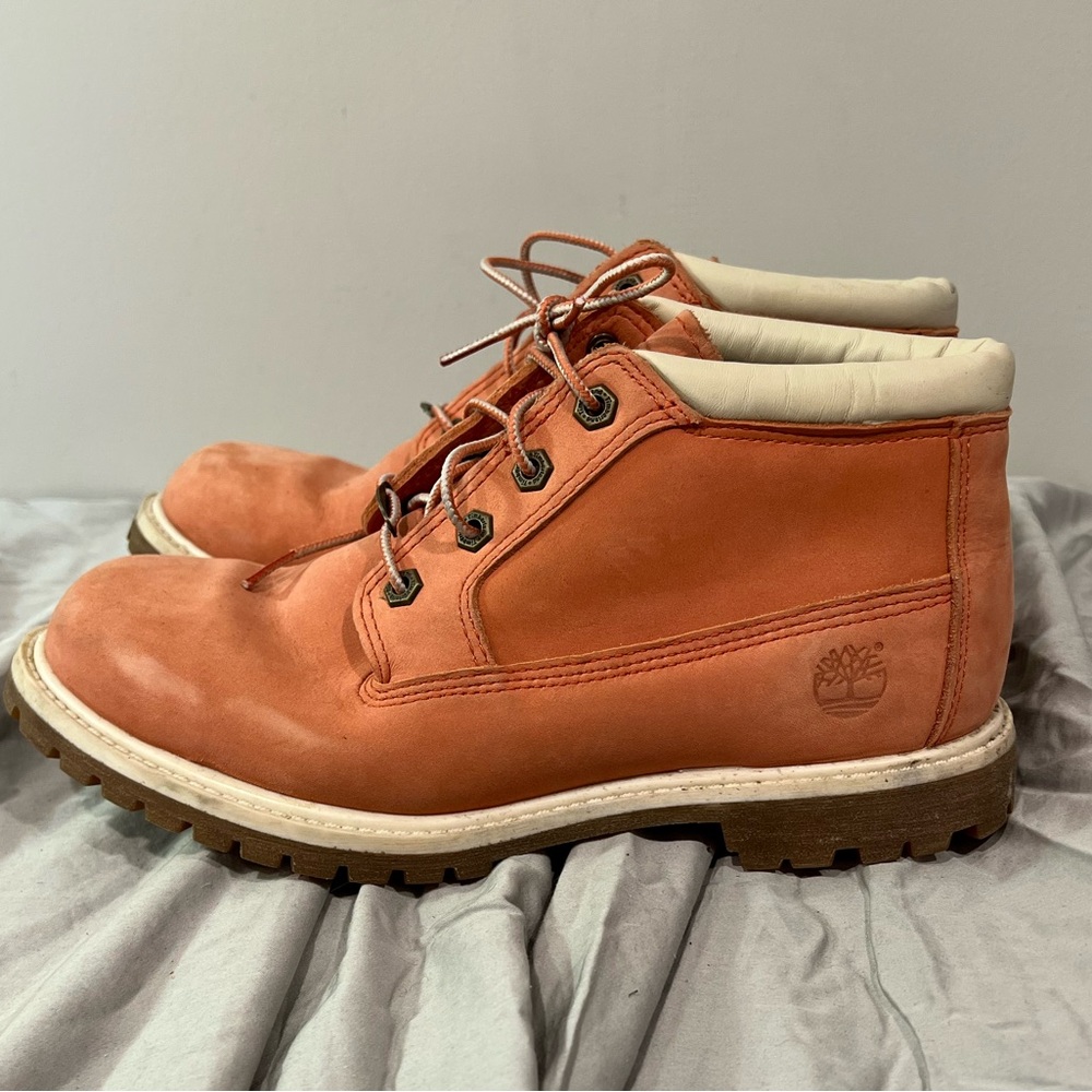 Salmon Pink suede Timberlands. Women’s size 9 1/2. - Picture 4 of 9